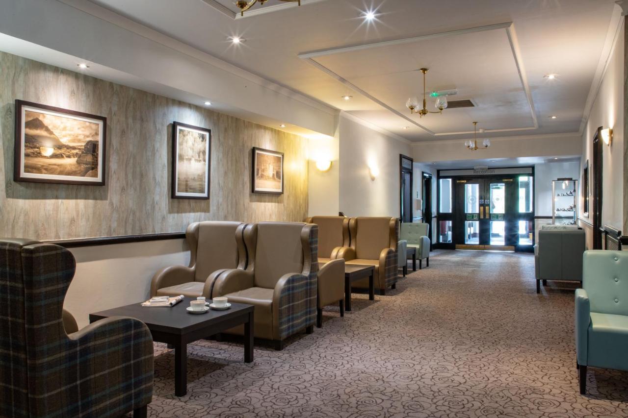 The Tarbet Hotel Bagian luar foto