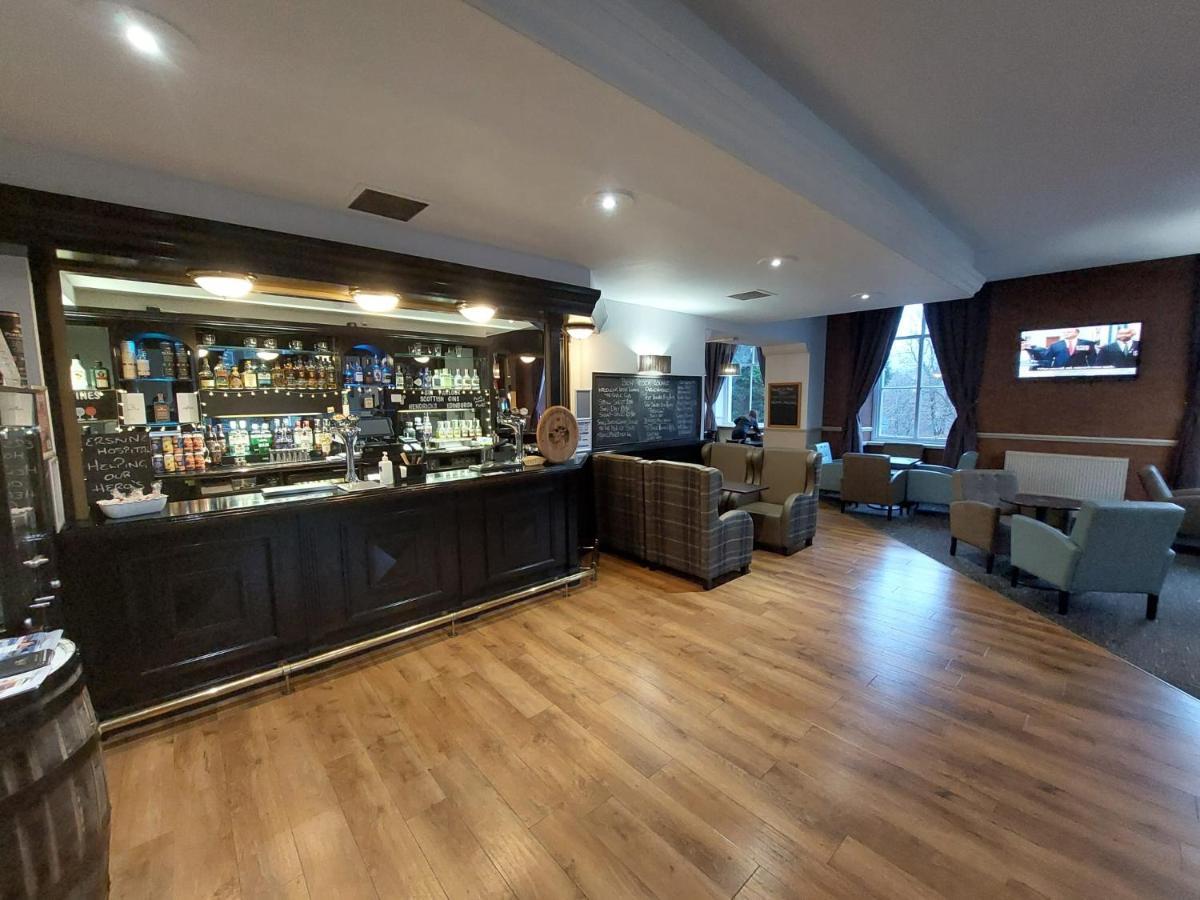The Tarbet Hotel Bagian luar foto