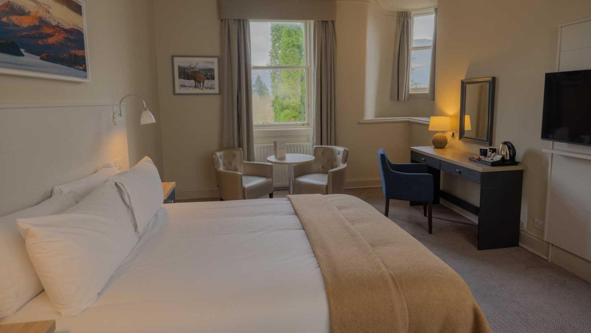 The Tarbet Hotel Bagian luar foto