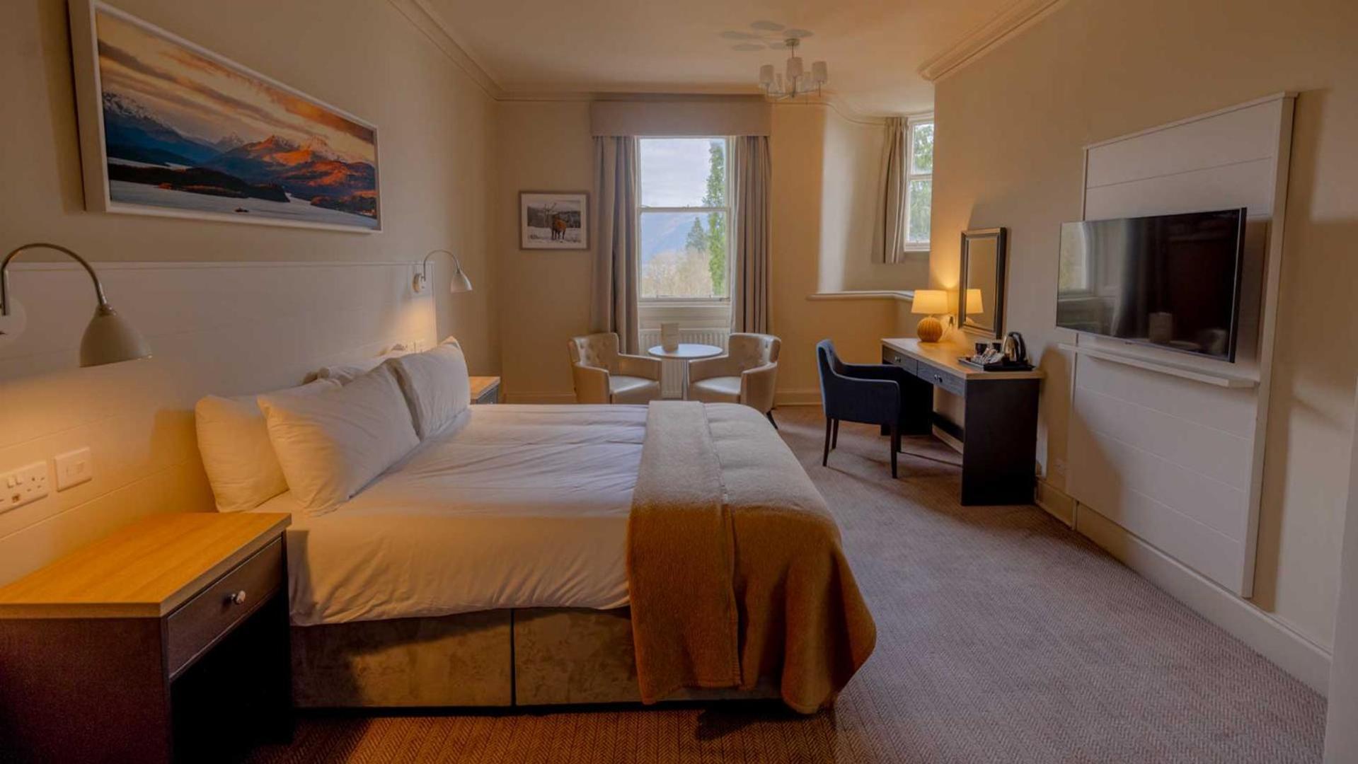 The Tarbet Hotel Bagian luar foto