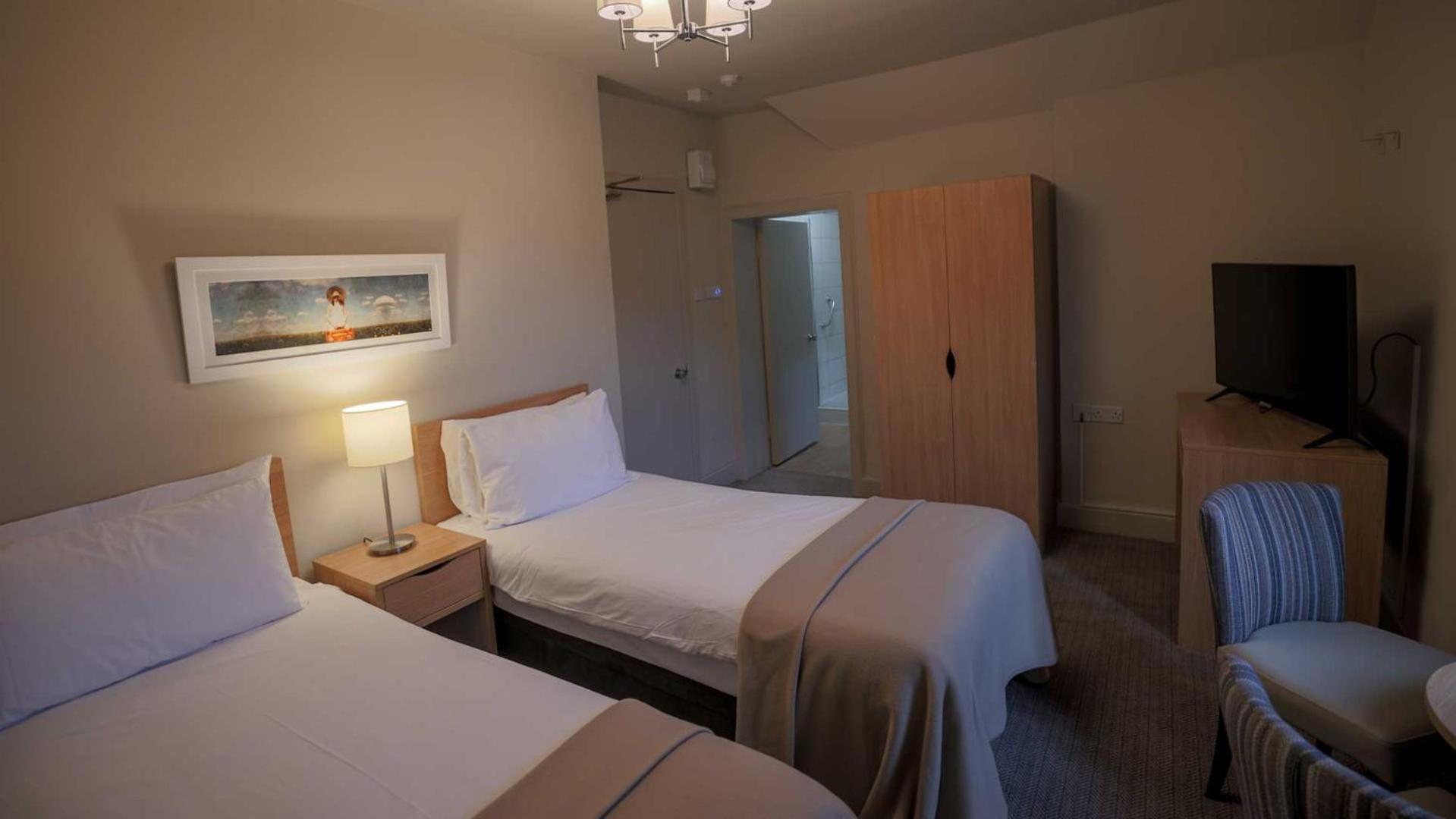 The Tarbet Hotel Bagian luar foto