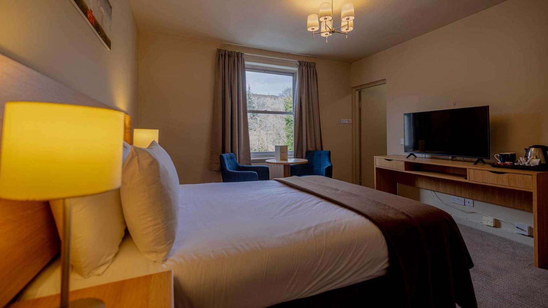 The Tarbet Hotel Bagian luar foto