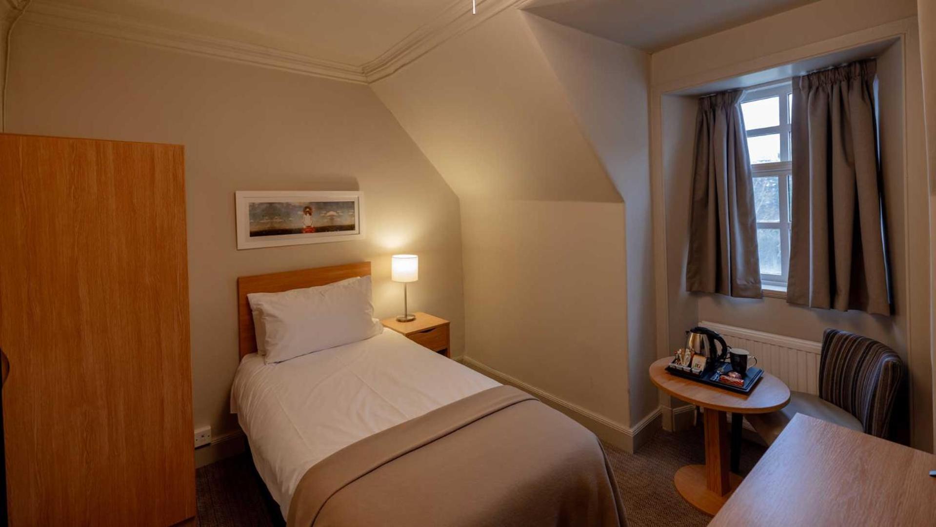The Tarbet Hotel Bagian luar foto